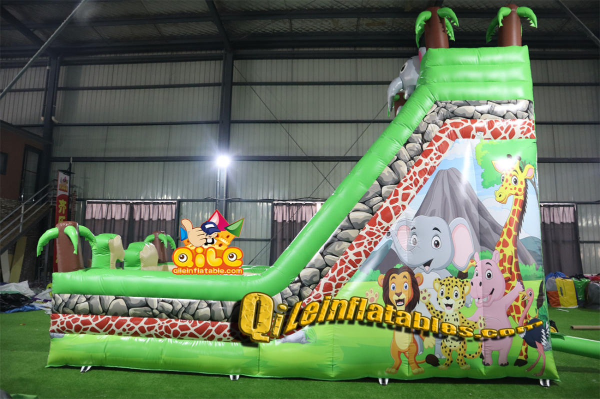 qile-7028 inflatable Forest, giraffes and elephants dry slide