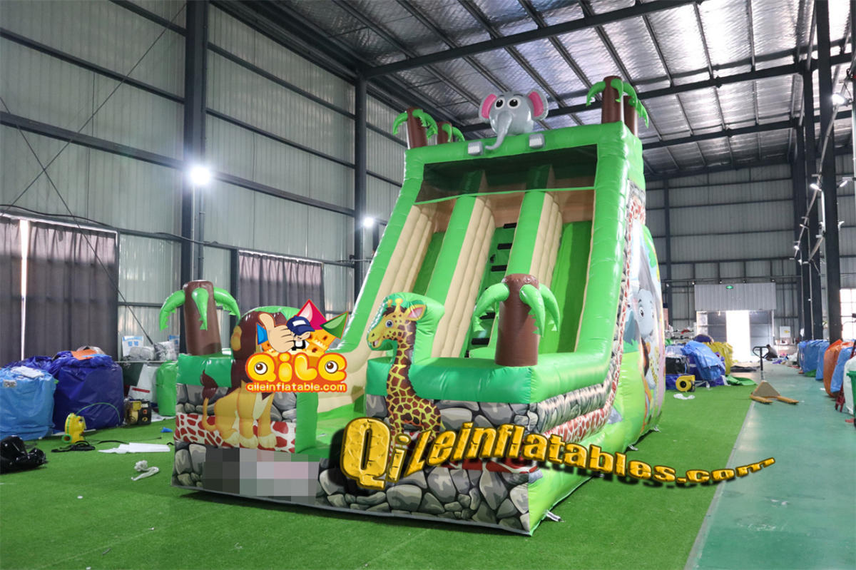 qile-7028 inflatable Forest, giraffes and elephants dry slide