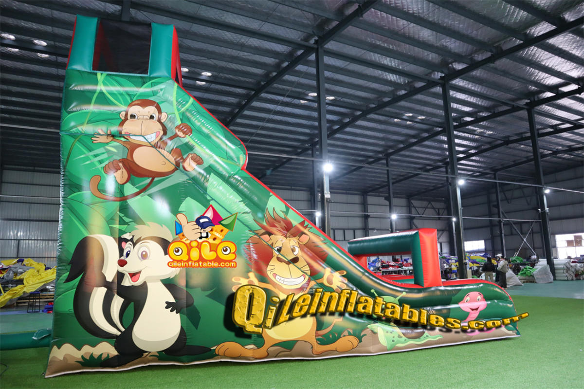 qile-7029 inflatable Forest, giraffes and elephants dry slide