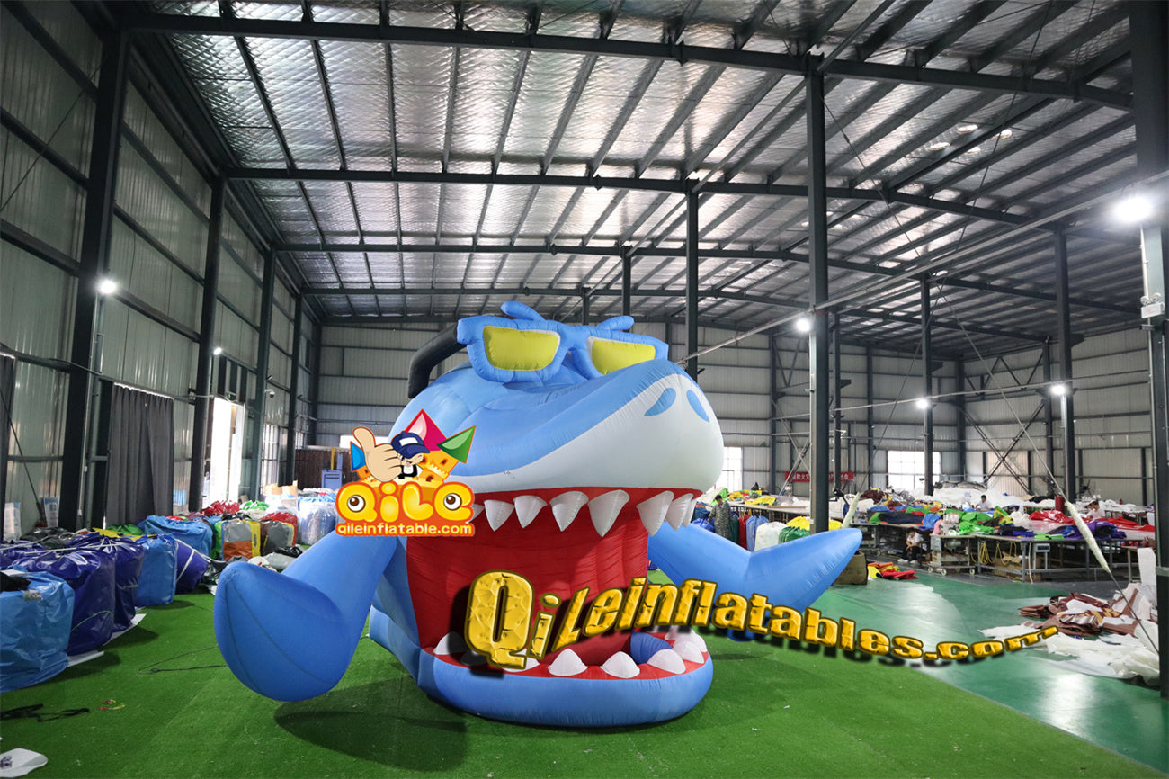 qile-4001 inflatable cartoon molding Shark with glasses Photo booth