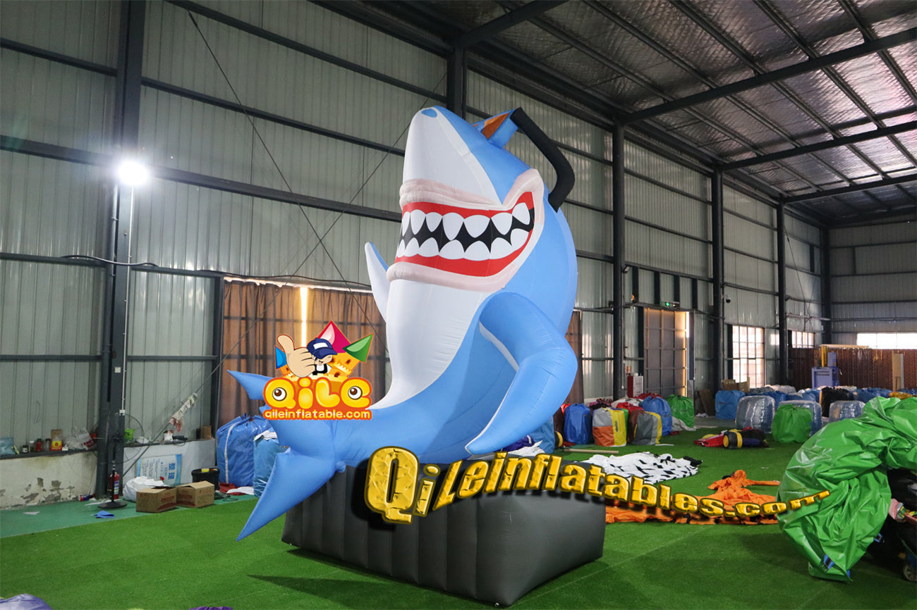 qile-4002 inflatable cartoon molding Shark with glasses